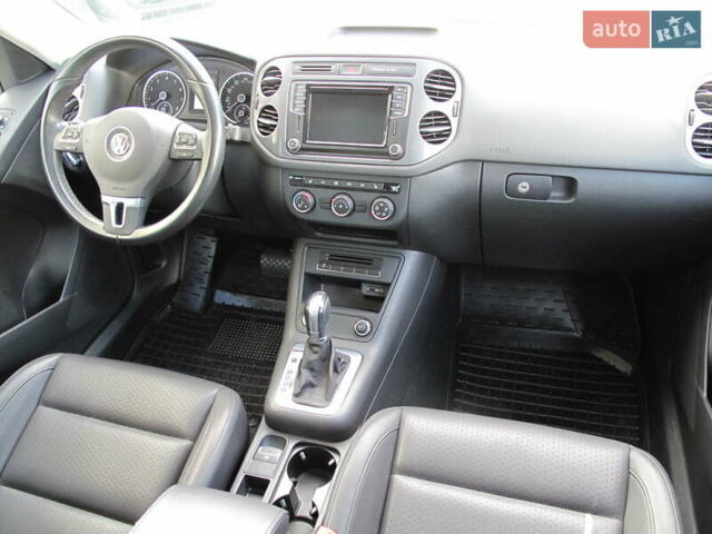 Серый Фольксваген Тигуан, объемом двигателя 2 л и пробегом 186 тыс. км за 14900 $, фото 68 на Automoto.ua