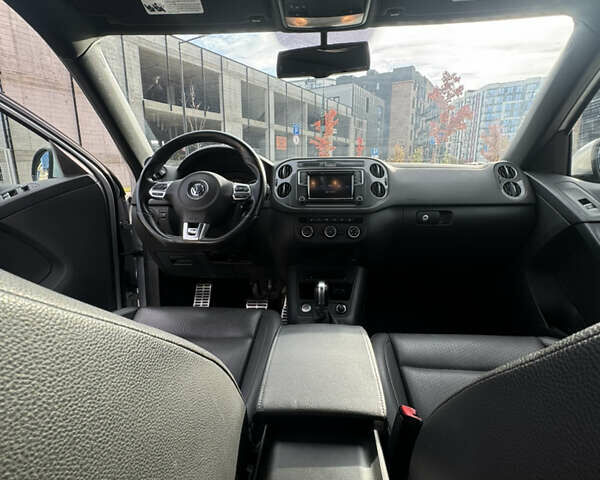 Сірий Фольксваген Тігуан, об'ємом двигуна 2 л та пробігом 175 тис. км за 12750 $, фото 54 на Automoto.ua