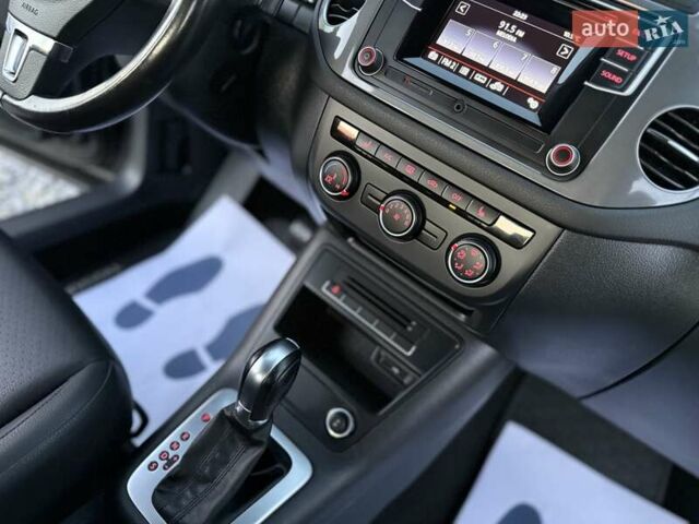 Серый Фольксваген Тигуан, объемом двигателя 2 л и пробегом 135 тыс. км за 11950 $, фото 70 на Automoto.ua