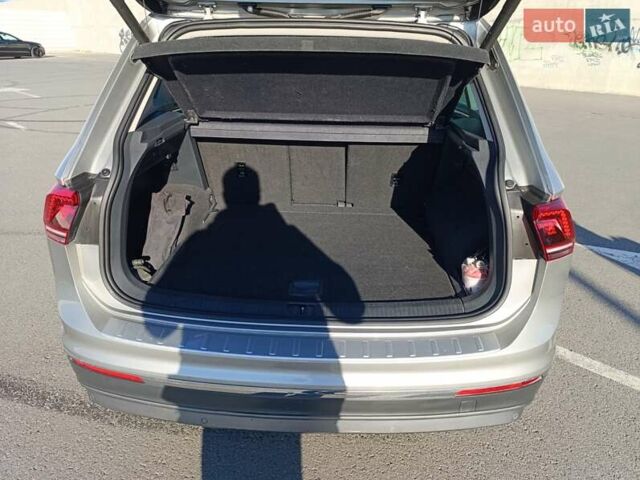 Сірий Фольксваген Тігуан, об'ємом двигуна 1.98 л та пробігом 298 тис. км за 23800 $, фото 32 на Automoto.ua