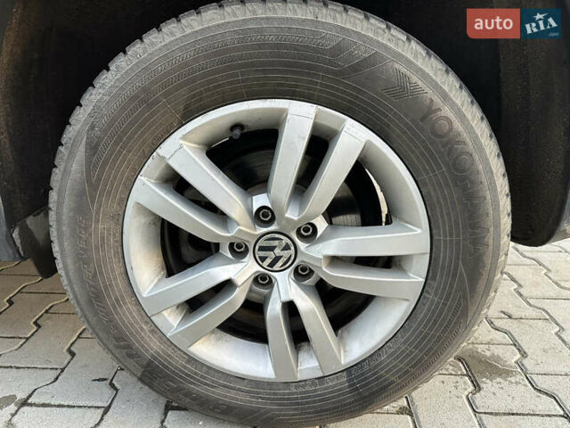 Сірий Фольксваген Тігуан, об'ємом двигуна 1.98 л та пробігом 68 тис. км за 13600 $, фото 9 на Automoto.ua