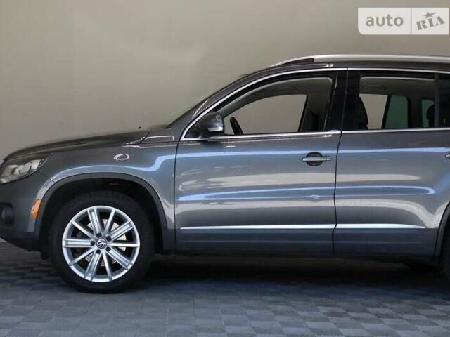 Серый Фольксваген Тигуан, объемом двигателя 2 л и пробегом 129 тыс. км за 3000 $, фото 5 на Automoto.ua