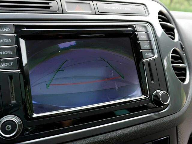 Серый Фольксваген Тигуан, объемом двигателя 2 л и пробегом 77 тыс. км за 8900 $, фото 9 на Automoto.ua