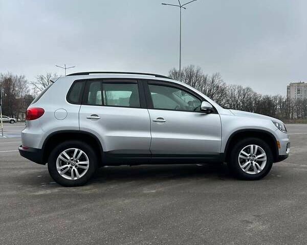 Сірий Фольксваген Тігуан, об'ємом двигуна 1.98 л та пробігом 117 тис. км за 13500 $, фото 2 на Automoto.ua