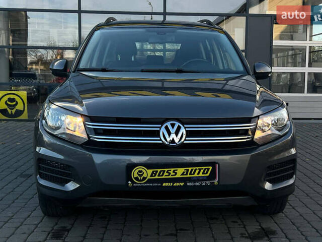 Серый Фольксваген Тигуан, объемом двигателя 2 л и пробегом 193 тыс. км за 13700 $, фото 1 на Automoto.ua
