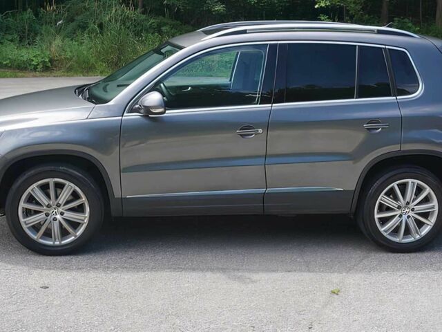 Серый Фольксваген Тигуан, объемом двигателя 2 л и пробегом 71 тыс. км за 7000 $, фото 3 на Automoto.ua