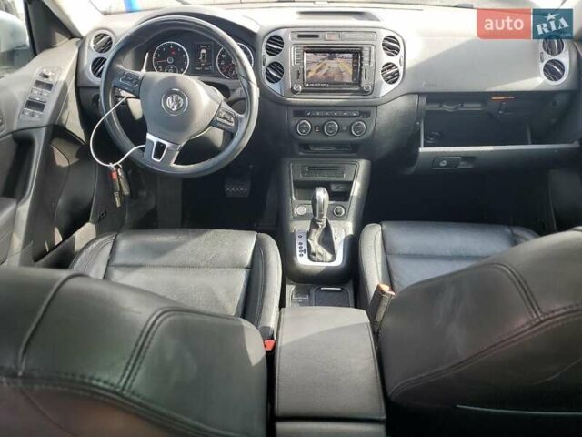 Серый Фольксваген Тигуан, объемом двигателя 1.98 л и пробегом 109 тыс. км за 2100 $, фото 7 на Automoto.ua