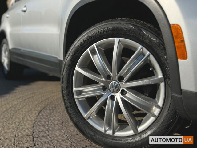 Сірий Фольксваген Тігуан, об'ємом двигуна 2 л та пробігом 137 тис. км за 16700 $, фото 23 на Automoto.ua