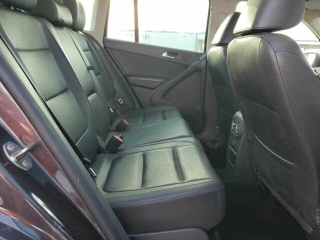 Сірий Фольксваген Тігуан, об'ємом двигуна 2 л та пробігом 147 тис. км за 2500 $, фото 10 на Automoto.ua