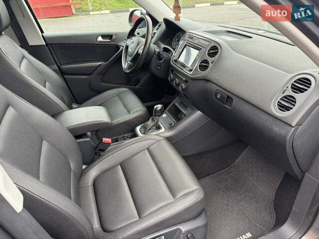 Серый Фольксваген Тигуан, объемом двигателя 2 л и пробегом 106 тыс. км за 15300 $, фото 9 на Automoto.ua