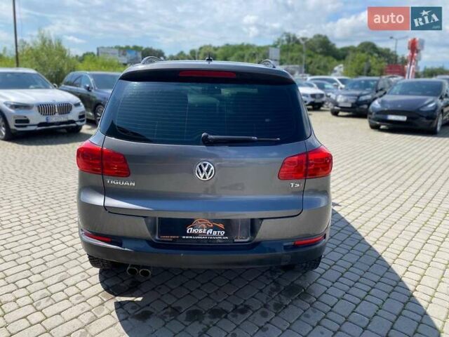 Серый Фольксваген Тигуан, объемом двигателя 1.98 л и пробегом 99 тыс. км за 12300 $, фото 4 на Automoto.ua