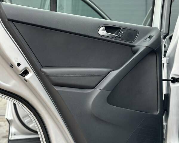 Сірий Фольксваген Тігуан, об'ємом двигуна 1.98 л та пробігом 171 тис. км за 15999 $, фото 10 на Automoto.ua