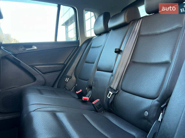 Серый Фольксваген Тигуан, объемом двигателя 2 л и пробегом 193 тыс. км за 13700 $, фото 10 на Automoto.ua