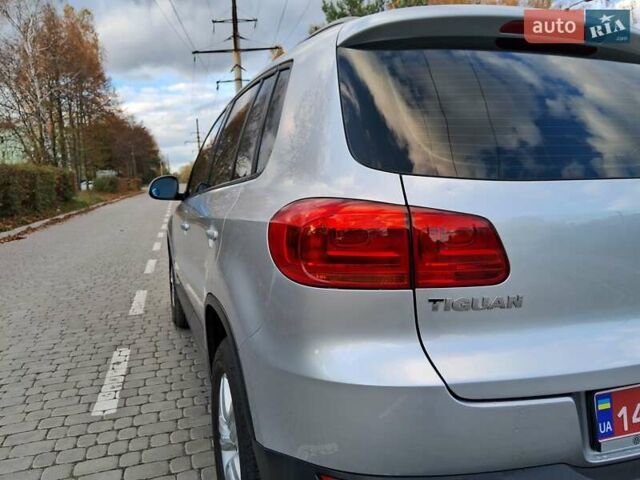 Сірий Фольксваген Тігуан, об'ємом двигуна 2 л та пробігом 190 тис. км за 11650 $, фото 4 на Automoto.ua
