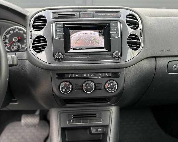 Сірий Фольксваген Тігуан, об'ємом двигуна 1.98 л та пробігом 171 тис. км за 15999 $, фото 16 на Automoto.ua