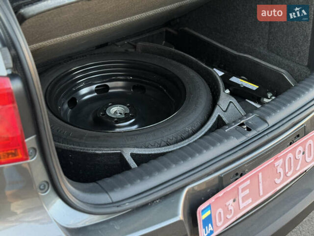 Серый Фольксваген Тигуан, объемом двигателя 2 л и пробегом 199 тыс. км за 12200 $, фото 20 на Automoto.ua