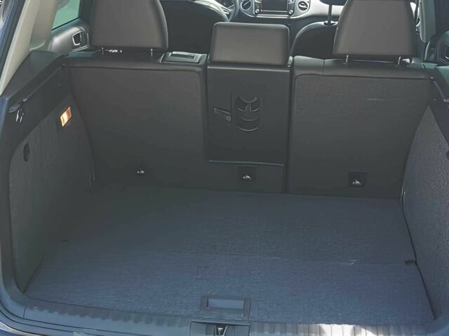 Серый Фольксваген Тигуан, объемом двигателя 2 л и пробегом 71 тыс. км за 7000 $, фото 13 на Automoto.ua