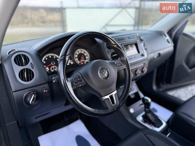 Серый Фольксваген Тигуан, объемом двигателя 2 л и пробегом 135 тыс. км за 11950 $, фото 48 на Automoto.ua