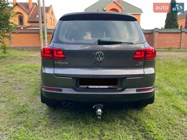Сірий Фольксваген Тігуан, об'ємом двигуна 2 л та пробігом 133 тис. км за 13499 $, фото 3 на Automoto.ua
