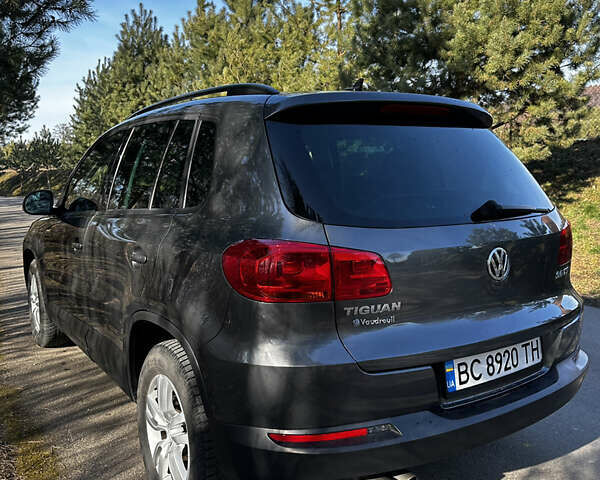 Сірий Фольксваген Тігуан, об'ємом двигуна 2 л та пробігом 108 тис. км за 14000 $, фото 5 на Automoto.ua