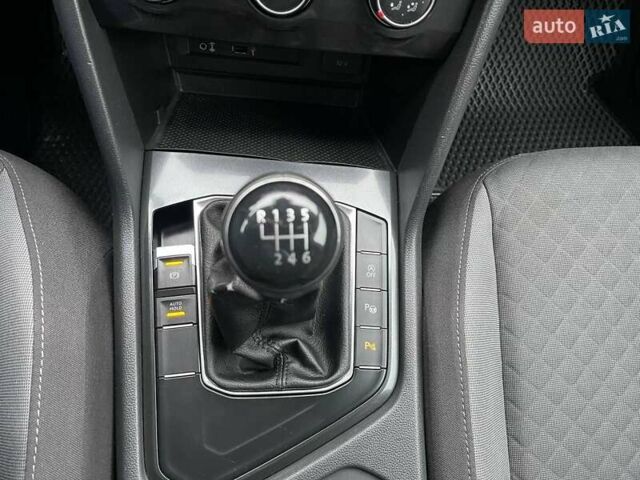 Серый Фольксваген Тигуан, объемом двигателя 1.98 л и пробегом 170 тыс. км за 18999 $, фото 26 на Automoto.ua