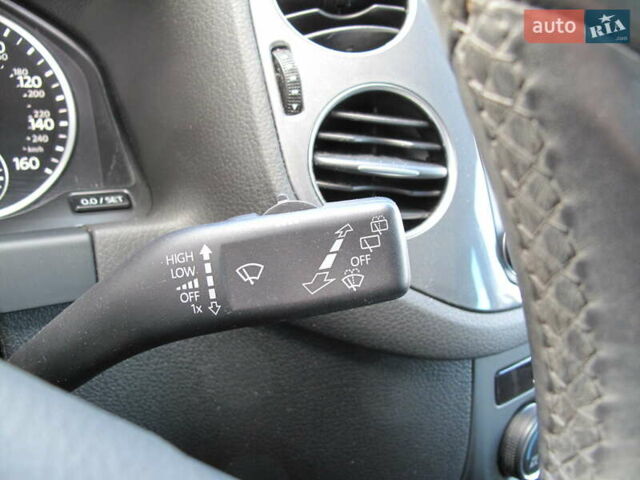 Серый Фольксваген Тигуан, объемом двигателя 2 л и пробегом 186 тыс. км за 14900 $, фото 77 на Automoto.ua