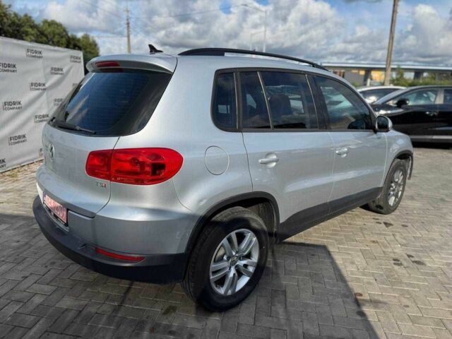 Серый Фольксваген Тигуан, объемом двигателя 2 л и пробегом 185 тыс. км за 8900 $, фото 3 на Automoto.ua