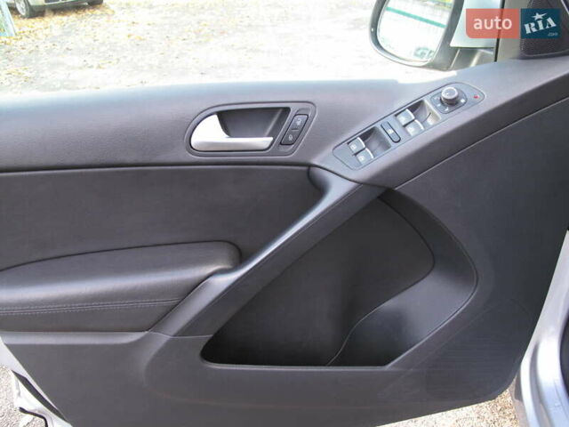 Серый Фольксваген Тигуан, объемом двигателя 2 л и пробегом 186 тыс. км за 14900 $, фото 21 на Automoto.ua