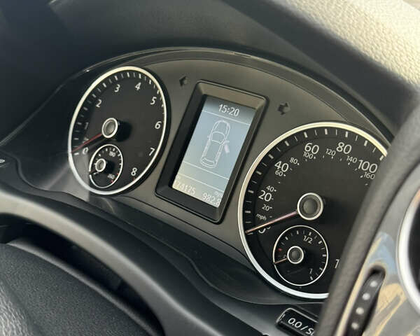 Сірий Фольксваген Тігуан, об'ємом двигуна 2 л та пробігом 175 тис. км за 12750 $, фото 40 на Automoto.ua