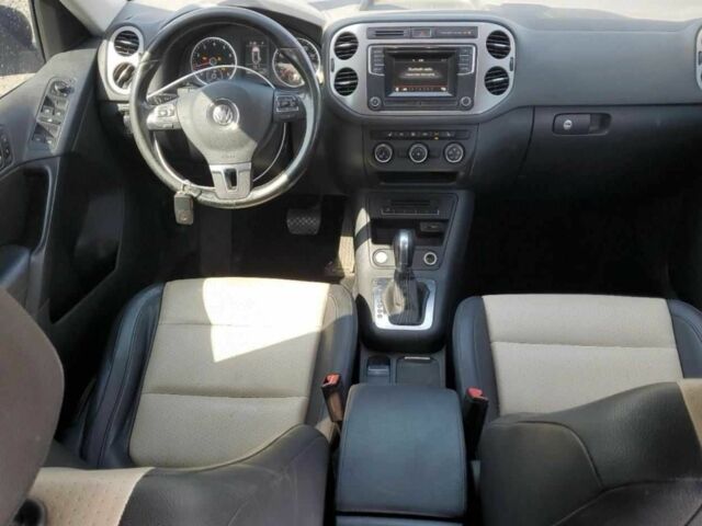 Серый Фольксваген Тигуан, объемом двигателя 2 л и пробегом 227 тыс. км за 9600 $, фото 7 на Automoto.ua