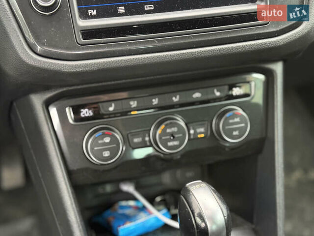 Сірий Фольксваген Тігуан, об'ємом двигуна 1.97 л та пробігом 149 тис. км за 23000 $, фото 30 на Automoto.ua