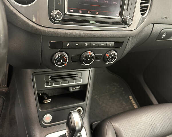 Сірий Фольксваген Тігуан, об'ємом двигуна 1.98 л та пробігом 196 тис. км за 12900 $, фото 9 на Automoto.ua