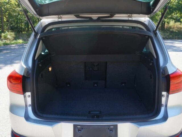 Сірий Фольксваген Тігуан, об'ємом двигуна 2 л та пробігом 72 тис. км за 5900 $, фото 10 на Automoto.ua