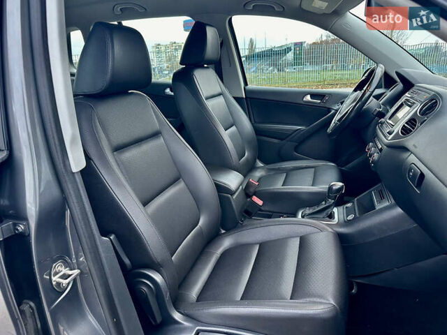 Сірий Фольксваген Тігуан, об'ємом двигуна 2 л та пробігом 150 тис. км за 12300 $, фото 24 на Automoto.ua
