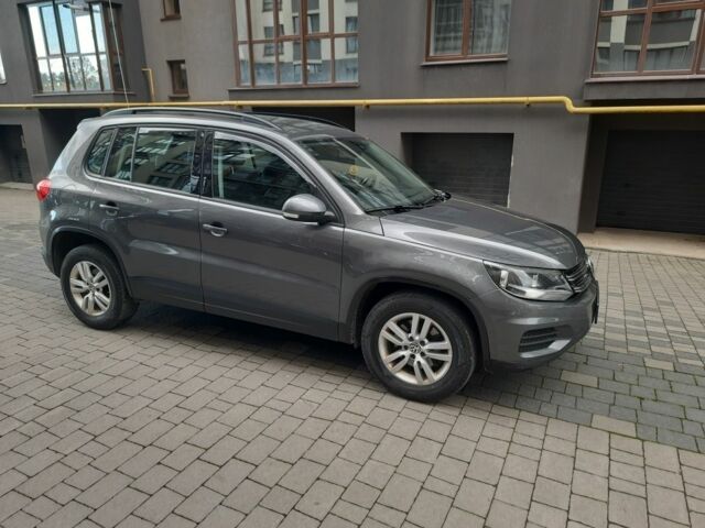Сірий Фольксваген Тігуан, об'ємом двигуна 2 л та пробігом 193 тис. км за 12999 $, фото 2 на Automoto.ua