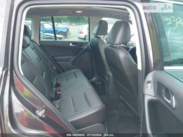 Серый Фольксваген Тигуан, объемом двигателя 2 л и пробегом 144 тыс. км за 3000 $, фото 12 на Automoto.ua