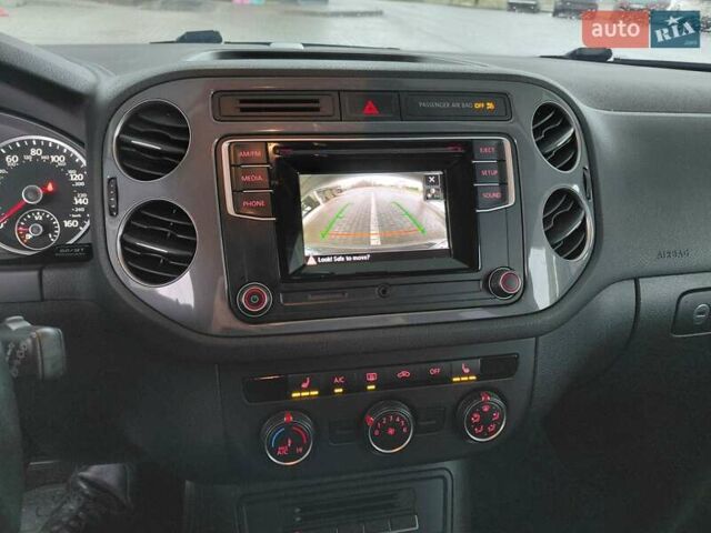 Серый Фольксваген Тигуан, объемом двигателя 1.98 л и пробегом 143 тыс. км за 12950 $, фото 26 на Automoto.ua