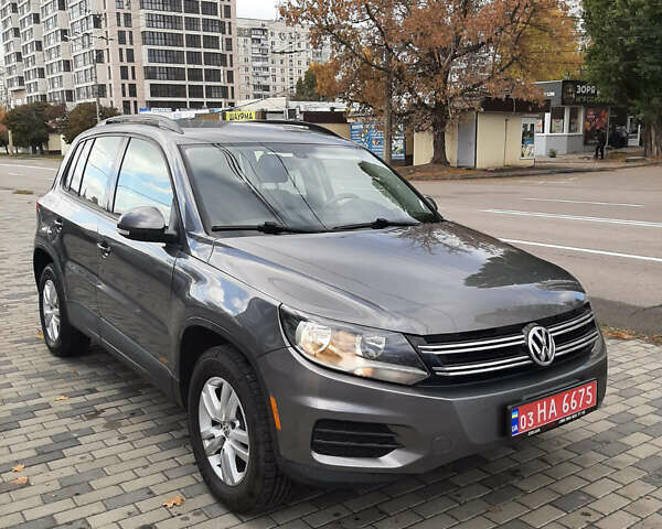 Сірий Фольксваген Тігуан, об'ємом двигуна 2 л та пробігом 206 тис. км за 12600 $, фото 1 на Automoto.ua