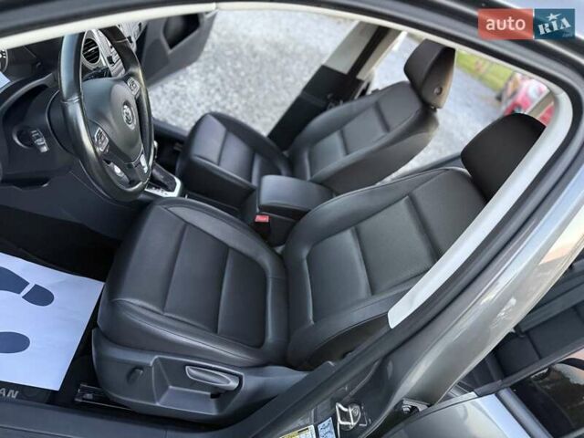 Серый Фольксваген Тигуан, объемом двигателя 2 л и пробегом 135 тыс. км за 11950 $, фото 57 на Automoto.ua