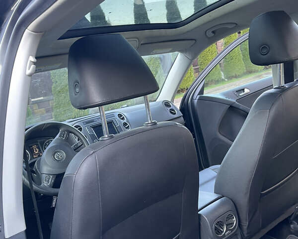 Сірий Фольксваген Тігуан, об'ємом двигуна 2 л та пробігом 205 тис. км за 10800 $, фото 18 на Automoto.ua