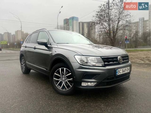 Серый Фольксваген Тигуан, объемом двигателя 1.98 л и пробегом 170 тыс. км за 18999 $, фото 3 на Automoto.ua