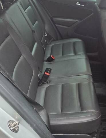 Серый Фольксваген Тигуан, объемом двигателя 1.98 л и пробегом 150 тыс. км за 14500 $, фото 15 на Automoto.ua