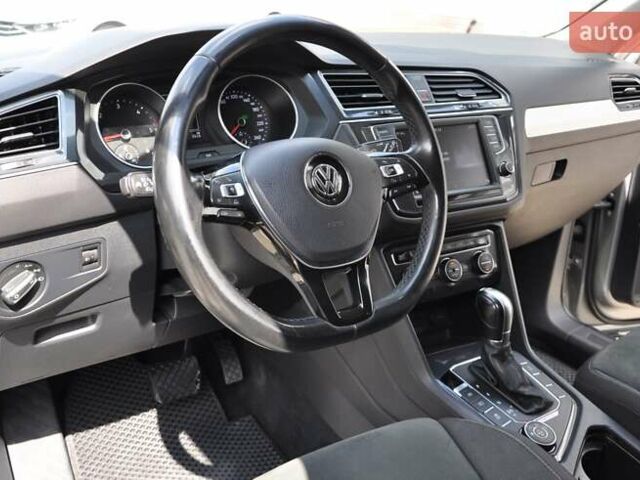 Сірий Фольксваген Тігуан, об'ємом двигуна 1.98 л та пробігом 174 тис. км за 20300 $, фото 26 на Automoto.ua
