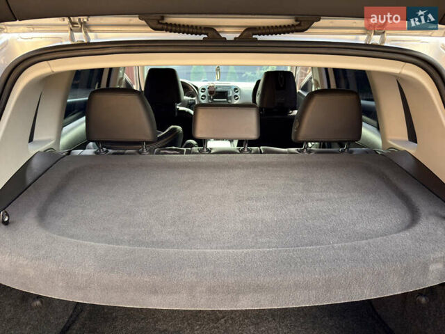 Серый Фольксваген Тигуан, объемом двигателя 1.98 л и пробегом 142 тыс. км за 12800 $, фото 14 на Automoto.ua