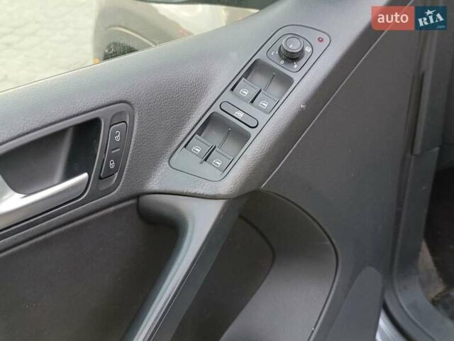 Сірий Фольксваген Тігуан, об'ємом двигуна 2 л та пробігом 205 тис. км за 12200 $, фото 27 на Automoto.ua