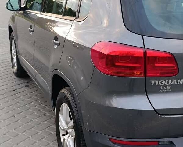 Сірий Фольксваген Тігуан, об'ємом двигуна 2 л та пробігом 205 тис. км за 12200 $, фото 13 на Automoto.ua