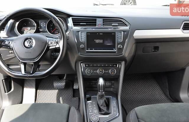 Сірий Фольксваген Тігуан, об'ємом двигуна 1.98 л та пробігом 174 тис. км за 20300 $, фото 30 на Automoto.ua