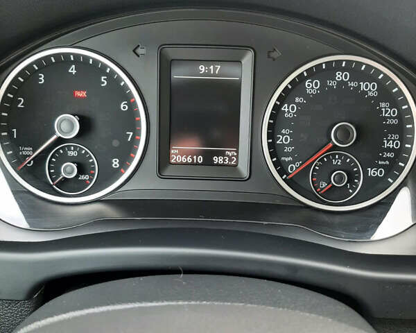 Сірий Фольксваген Тігуан, об'ємом двигуна 2 л та пробігом 206 тис. км за 12600 $, фото 9 на Automoto.ua