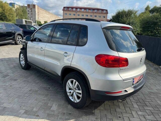 Серый Фольксваген Тигуан, объемом двигателя 2 л и пробегом 185 тыс. км за 8900 $, фото 2 на Automoto.ua