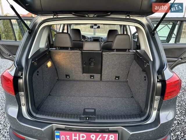 Серый Фольксваген Тигуан, объемом двигателя 2 л и пробегом 135 тыс. км за 11950 $, фото 83 на Automoto.ua